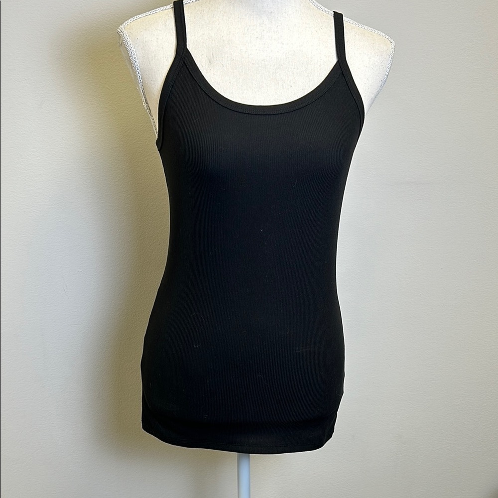 No Boundaries Women’s Medium Black Ribbed Tank Top